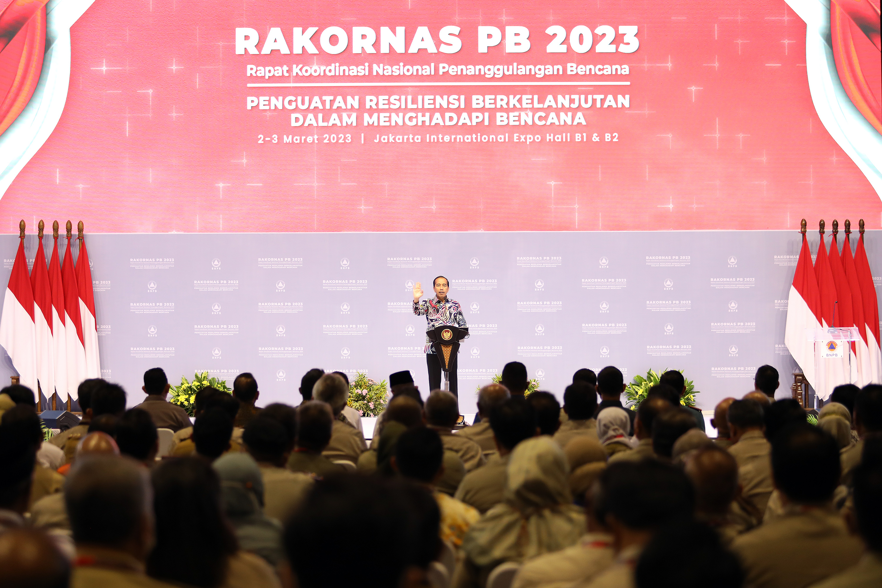 Presiden Joko Widodo memberikan arahan dalam Rapat Koordinasi Nasional (Rakornas) Penanggulangan Bencana (PB) Badan Nasional Penanggulangan Bencana (BNPB) tahun 2023 yang diselenggarakan di Jakarta International Expo (JiExpo) Kemayoran, Jakarta Pusat, Kamis(2/3).